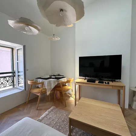 La Halte Des Arenes De Nimes - Appartement Minimaliste - Ecusson Nîmes Extérieur photo