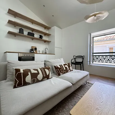 La Halte Des Arenes De Nimes - Appartement Minimaliste - Ecusson Nîmes Extérieur photo