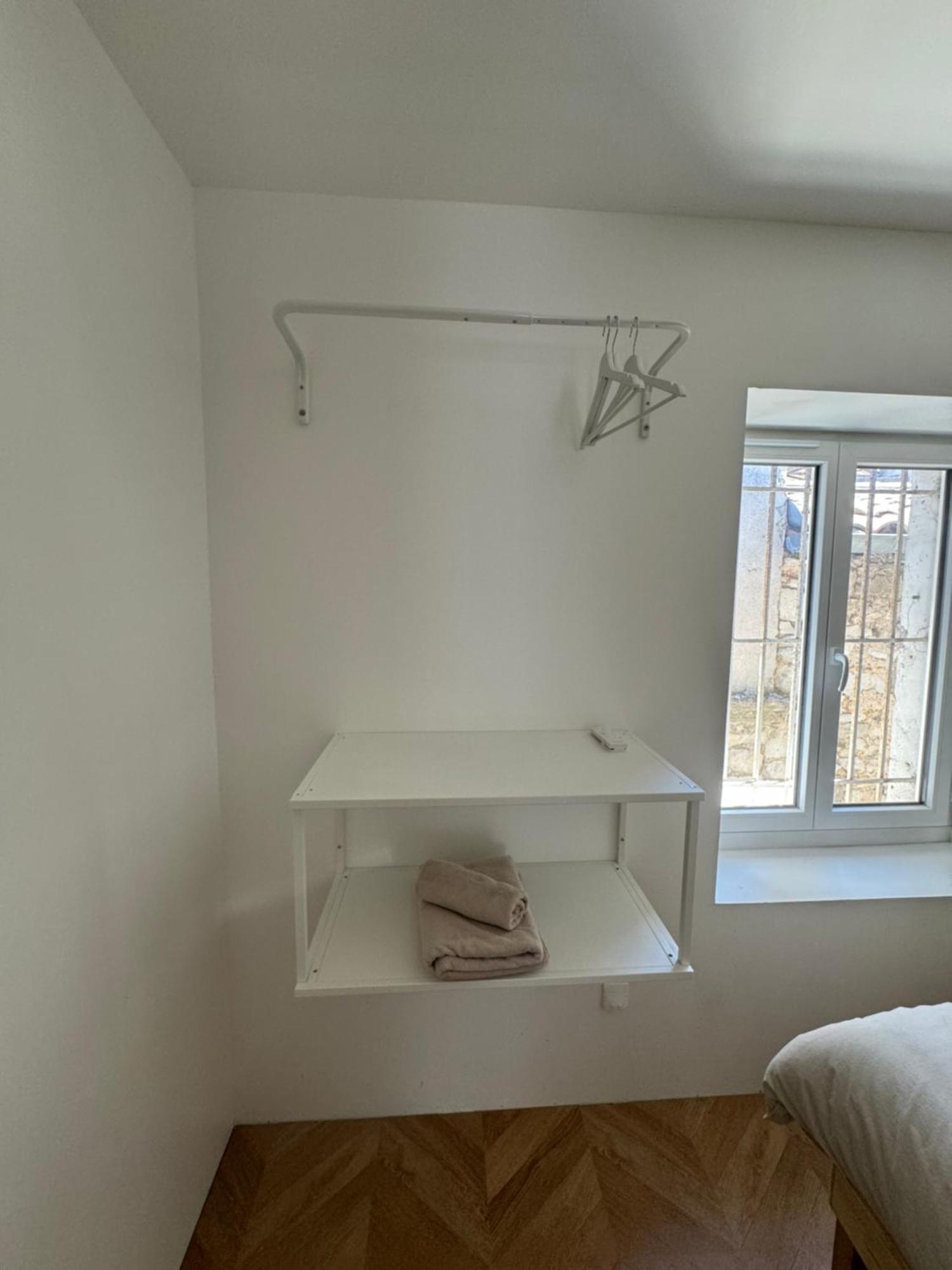 La Halte Des Arenes De - Minimaliste - Ecusson Apartment *